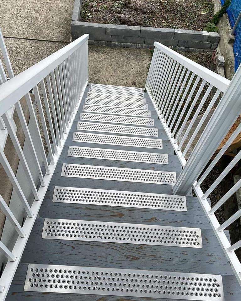 JKBK Metal 5052-H32 Aluminum Anti-Slip Stair Tread Cover Mill Finish 4x32