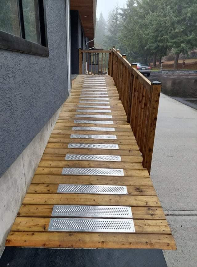 JKBK Metal 5052-H32 Aluminum Anti-Slip Stair Tread Cover Mill Finish 4x32